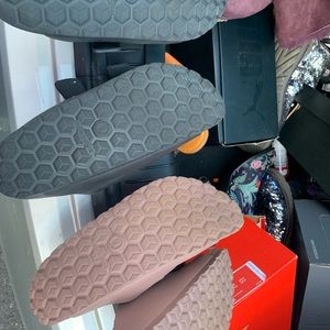 Two Steve Madden slides